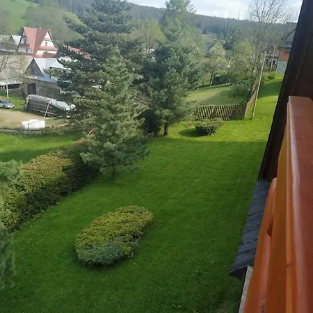 Dom W Krokusach Pokoje Goscinne Nowe Bystre Exterior photo